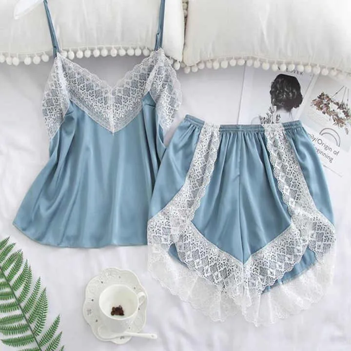 طقم بيجامات حريرية مثيرة Women's Plus Size Sexy Silk Pajamas Set Top and Shorts