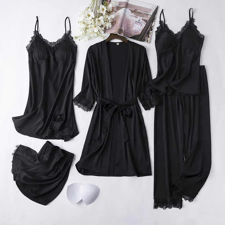 طقم بيجامات نسائية من الساتان Women's satin pajama set