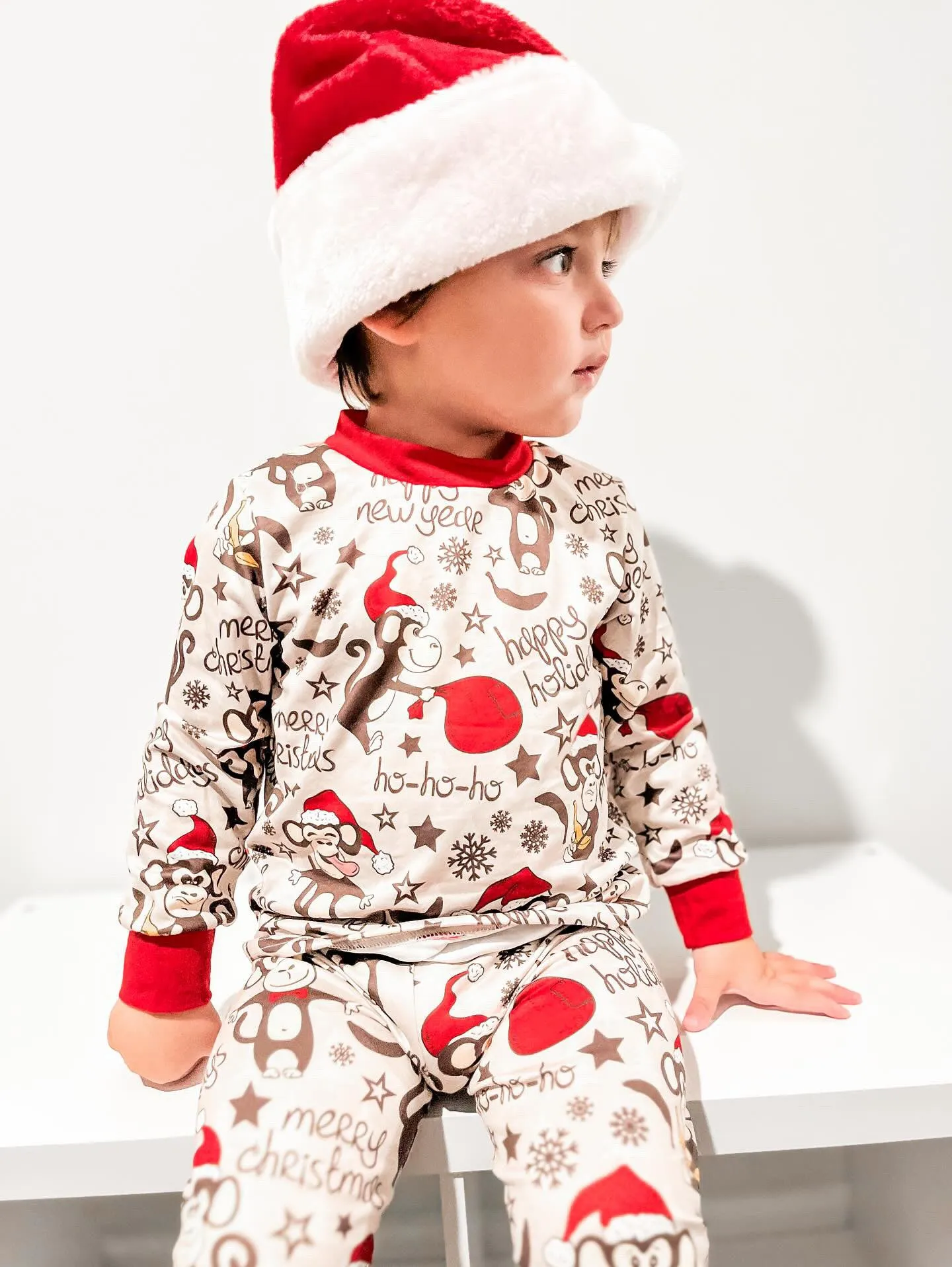 $7.50 EA -- 12-24M X 2/2-3T X 2/3-4T X 2/5-6T X 2 -- Kids 2 Pc Christmas Pajamas - Monkeys