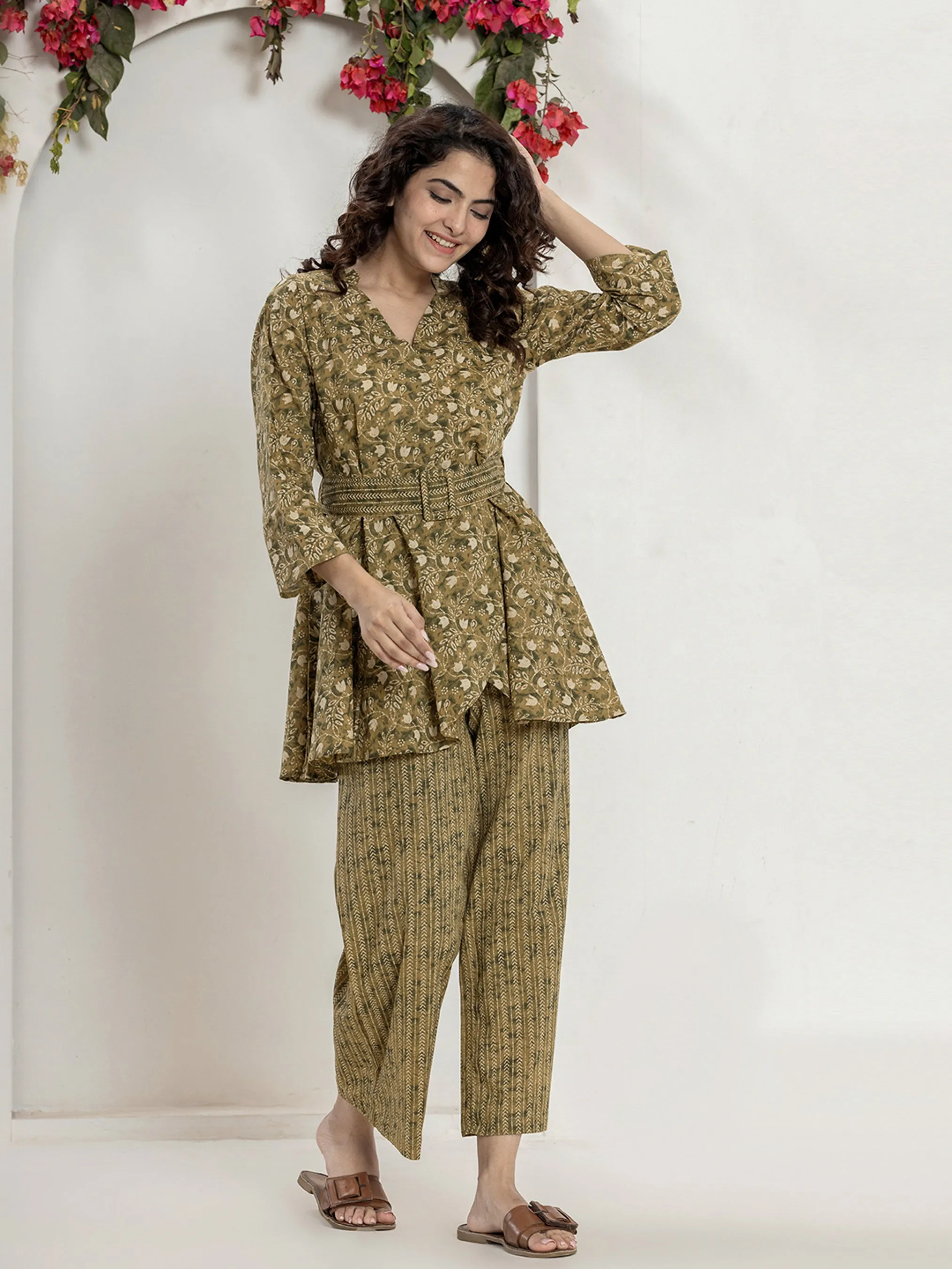 Belt style Green beige Mesh Pure Cotton Hand Printed Loungewear