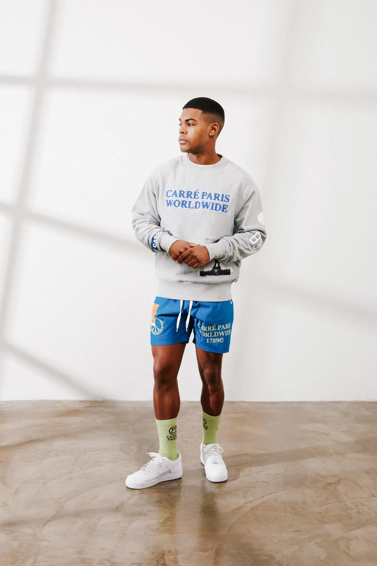 Carré Worldwide Classic Crewneck Grey