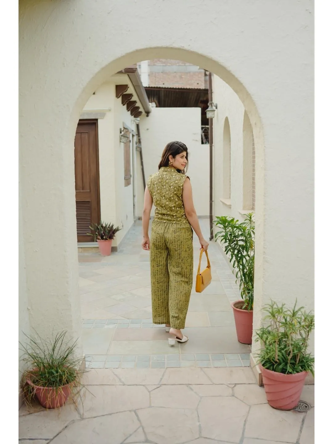 Green Collar  Sleeveless Pure Cotton Set