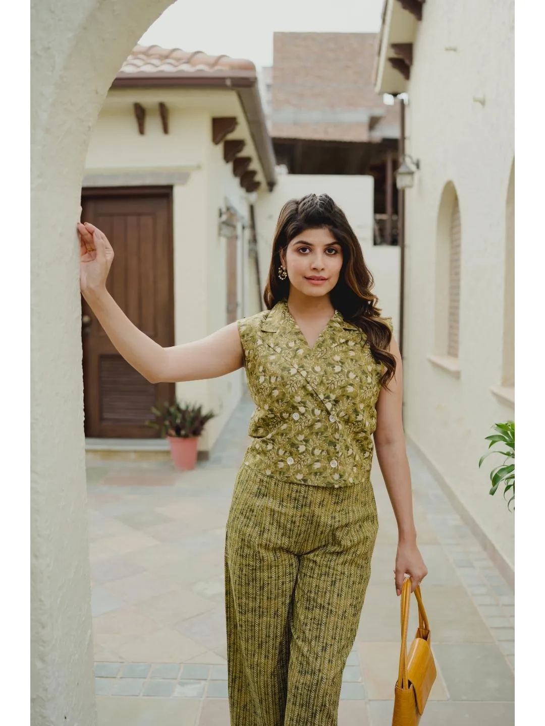 Green Collar  Sleeveless Pure Cotton Set