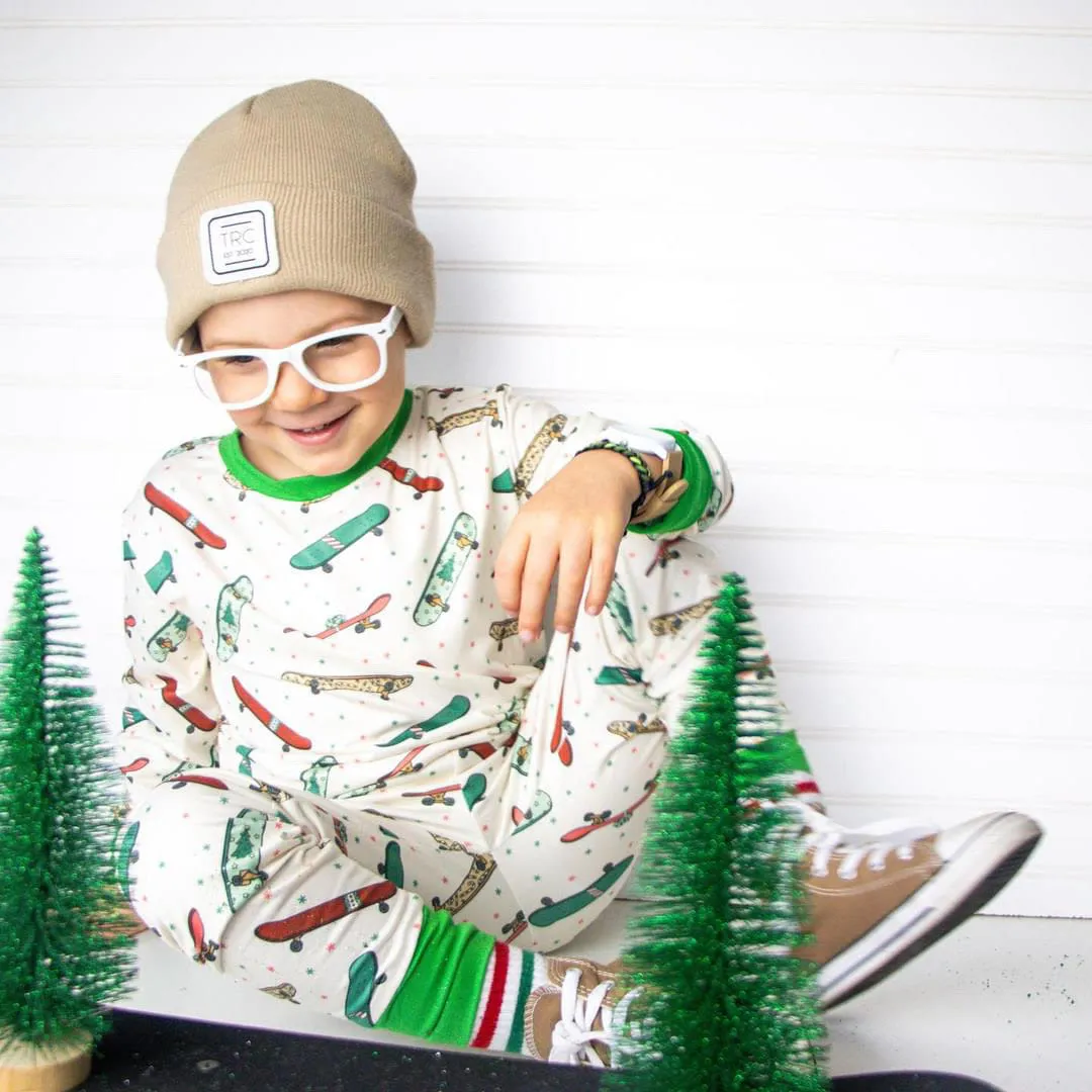 Kids 2 Pc Christmas Pajamas - Green Skateboard