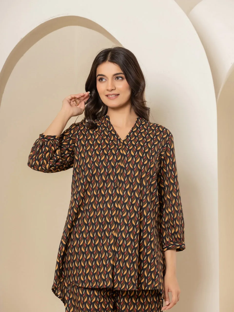 Leafy Sunset Noir Back Pleated Lounge Wear