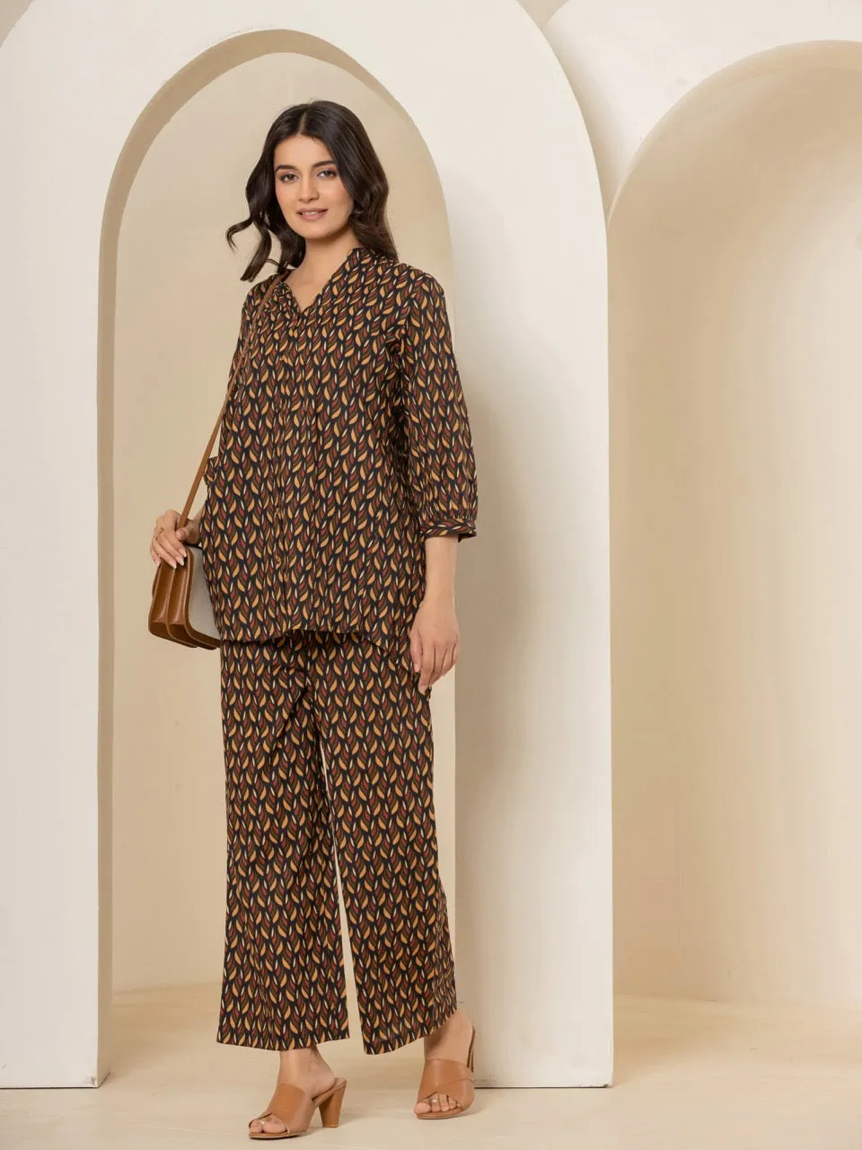 Leafy Sunset Noir Back Pleated Lounge Wear