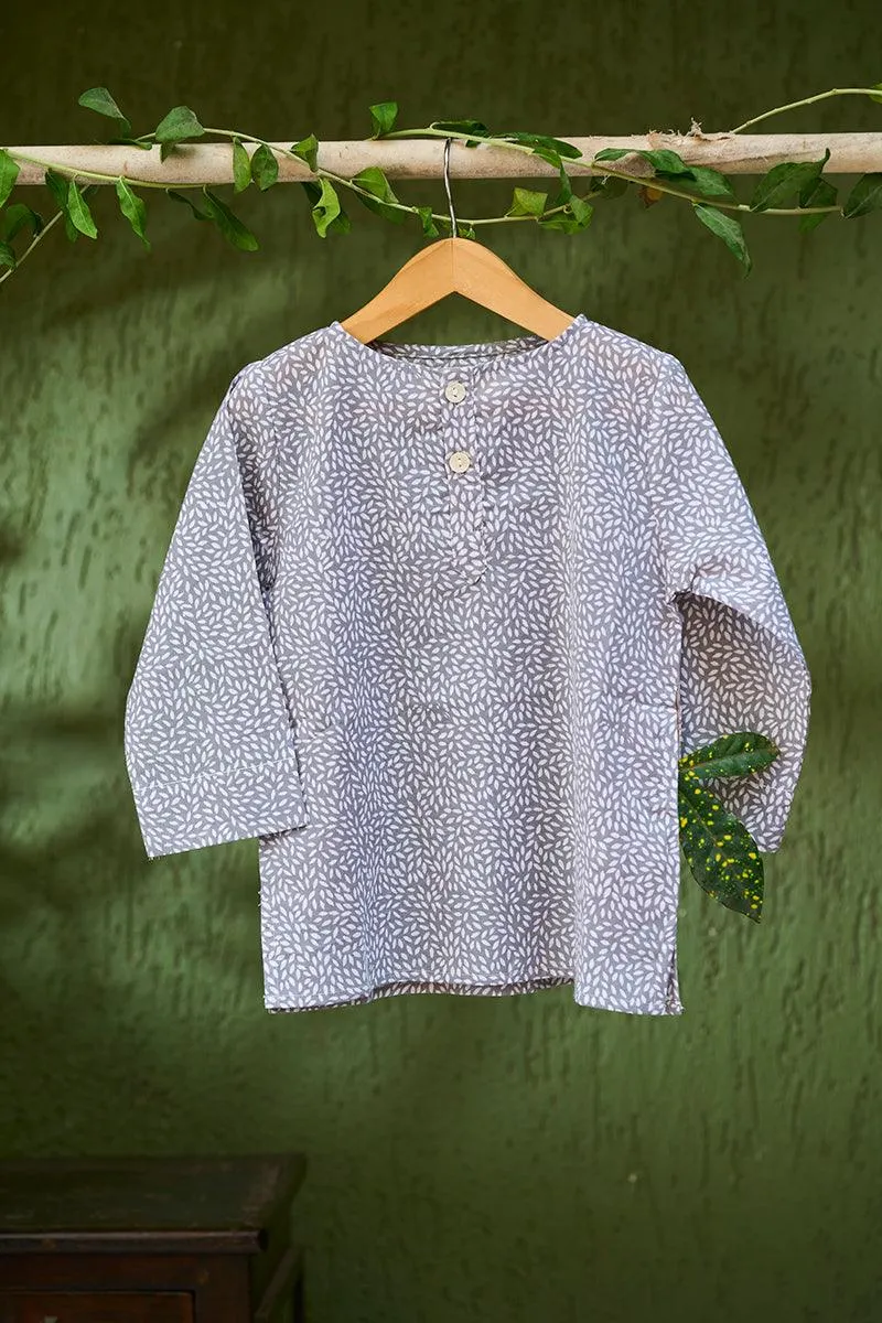 Sleepover party’ kids unisex kurta in grey hand block print cotton malmal