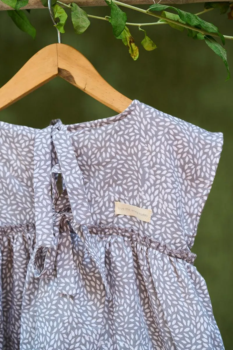 Twirl’ girls short sleeve tiered dress in grey hand block print cotton